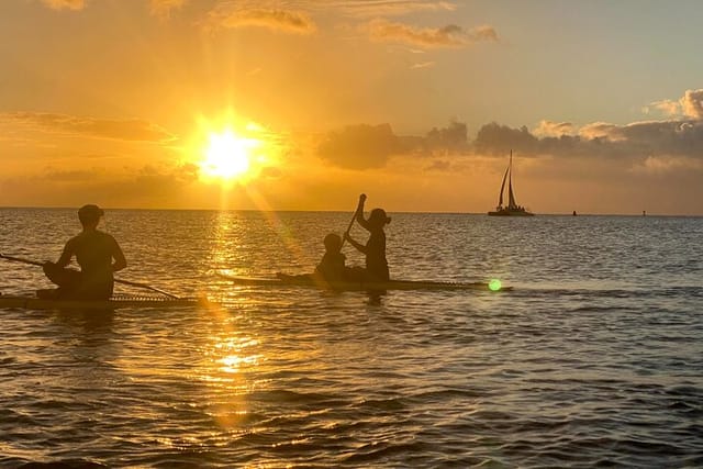 Haleiwa bay is the best place to enjoy the sunset; paddling along the sunset is even better.